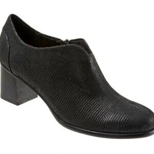 Black Trotters Leather Qutie Block Heels with Zippers | Size 8